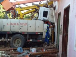 quatro-vitimas-de-acidente-com-caminhao-sao-identificadas-na-zona-rural-de-palmeiras